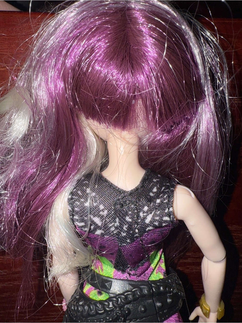 Descendants 2 Mal Fashion Doll Hasbro Blonde and Purple Hair - Picture 6 of 11